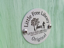 02_LittleFreeLibrary_cropped